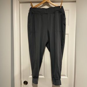 Gapfit Studio High Rise Jogger